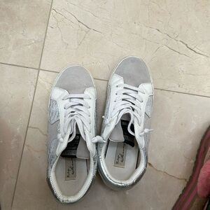 Grey croc vintage havanas size 7.5